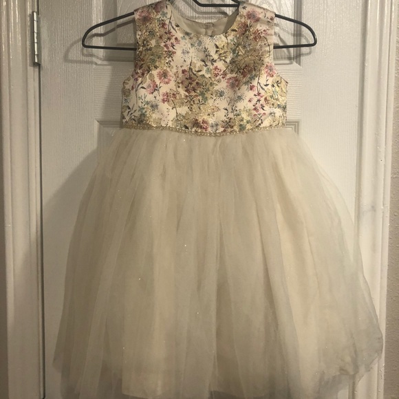 Girls Size 6 Dress - Picture 2 of 3